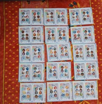 15 pochettes de 4 cartes Disney