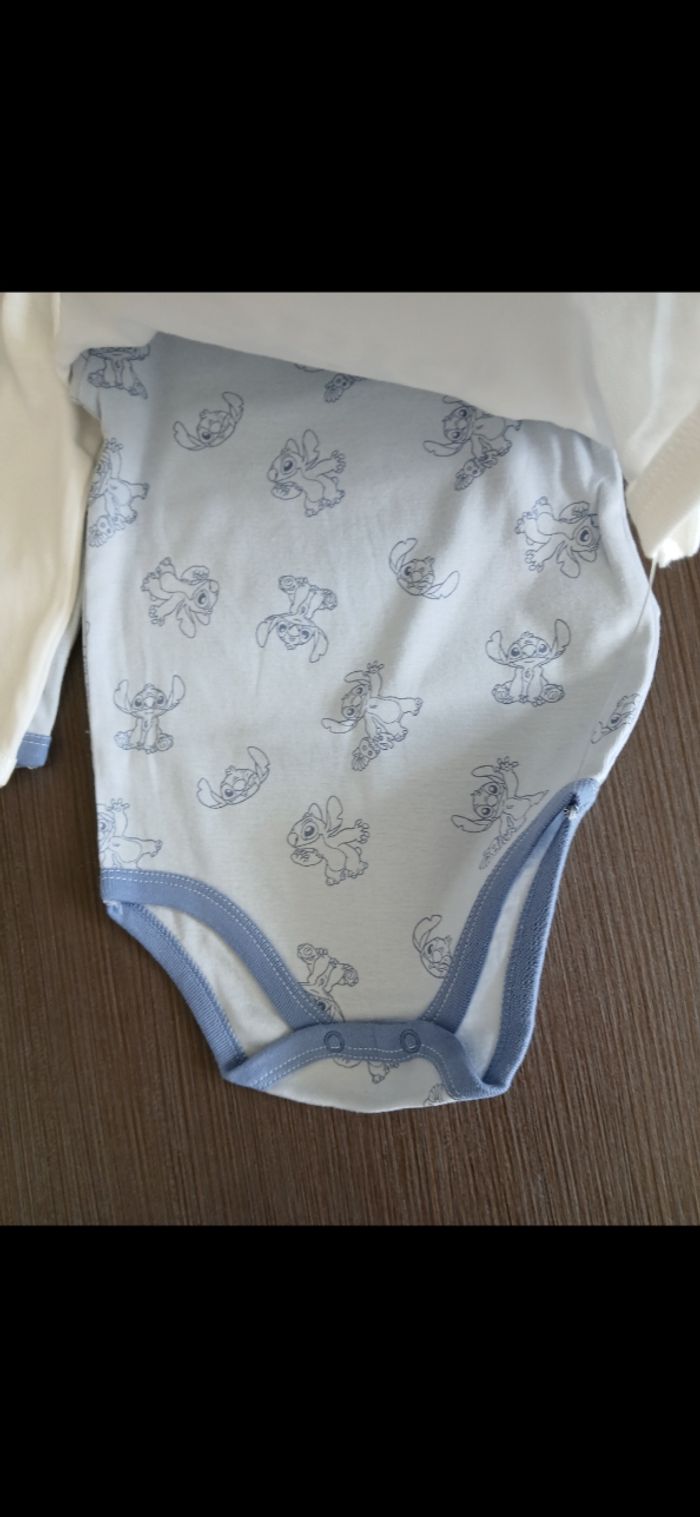 Lot de deux bodies Disney stitch 18 mois - photo numéro 2