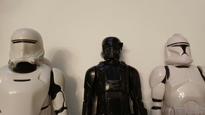 Lot de 3 figurines Trooper starwars - photo numéro 2
