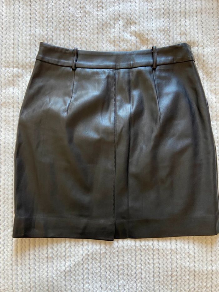 Jupe simili cuir / Taille 38 - photo numéro 2