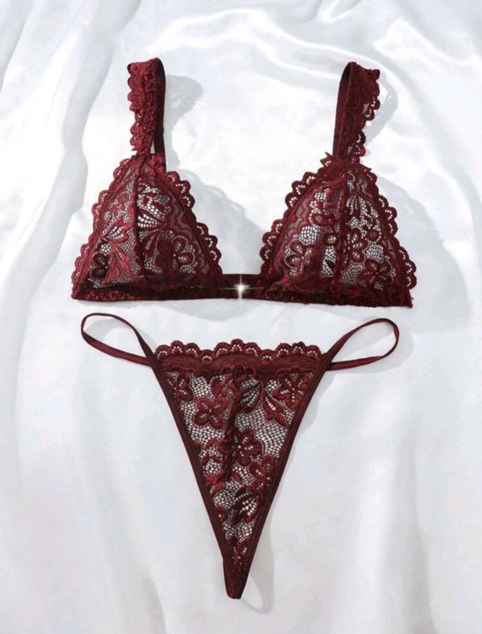 Ensemble lingerie string ficelle bordeaux/ acajou