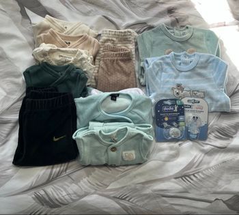 Lot vêtement bébé