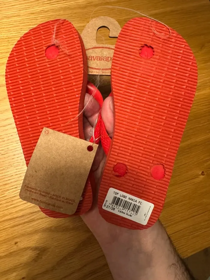 Tongs Havaianas rouge taille 29-30 neuves. - photo numéro 4