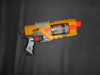 Pistolet spectre REV-5 (Nerf)