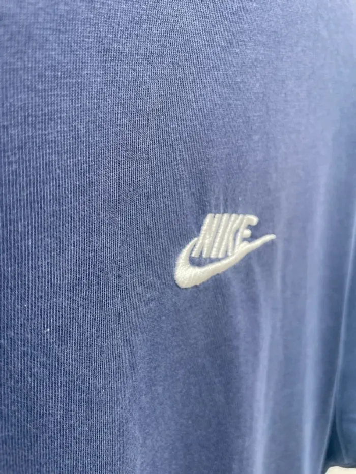 T-shirt Nike bleu marine mens size Medium - photo numéro 3