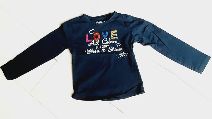 Vêtement fille tee-shirt manches longues bleu marine Love super U taille 4 ans