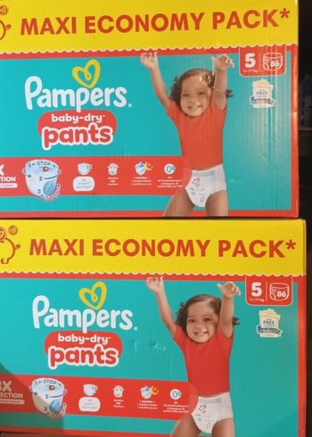 Deux cartons couches pampers T5 pants 