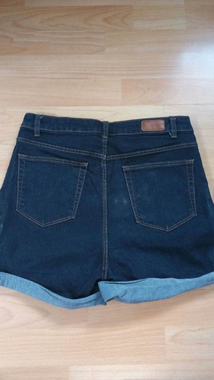 Short en jean bleu foncé - photo numéro 2
