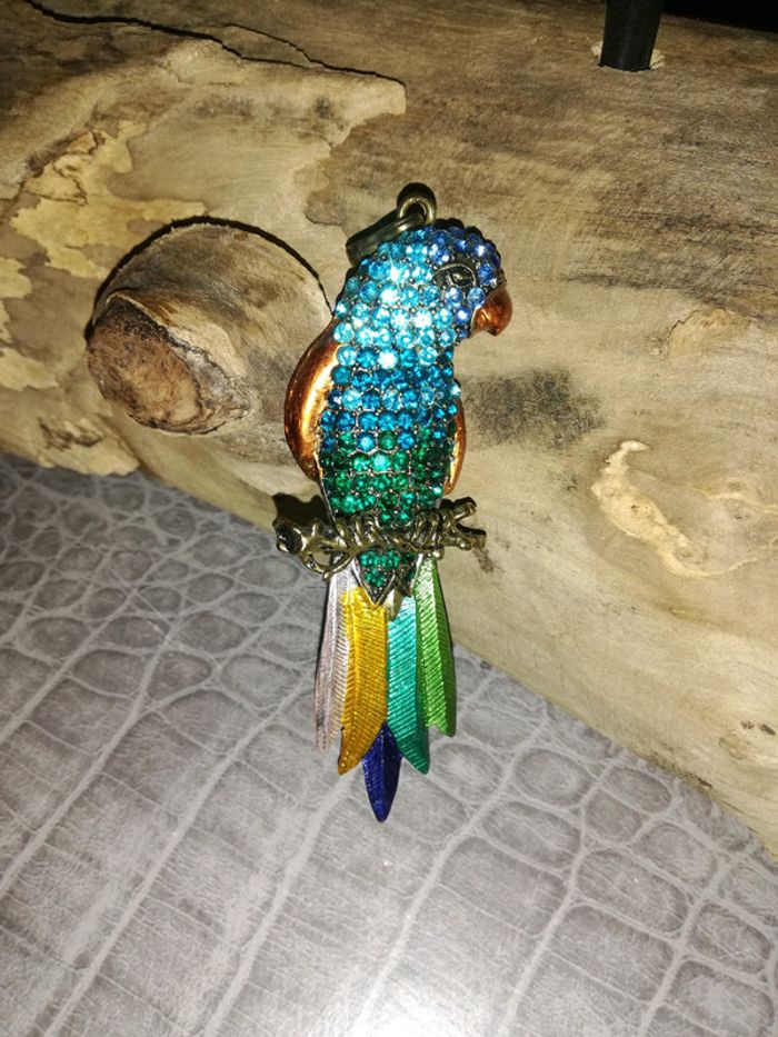 Pendantif perroquet