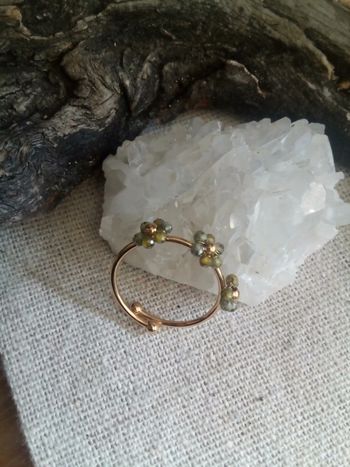 Bague fleurs  pierres de péridot naturelles