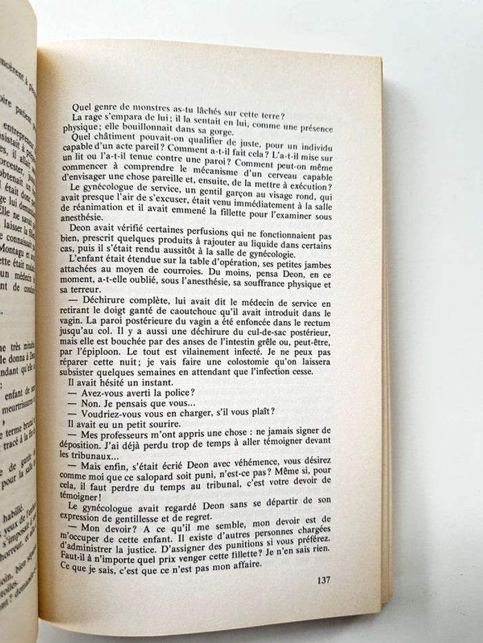 Livre - Les hommes ne meurent jamais - photo numéro 3