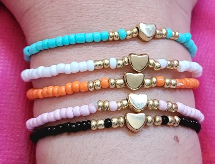 Lot de cinq bracelets cœur perles de rocailles multicolore - photo numéro 3