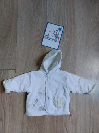 Jolie veste à capuche blanche 3 mois