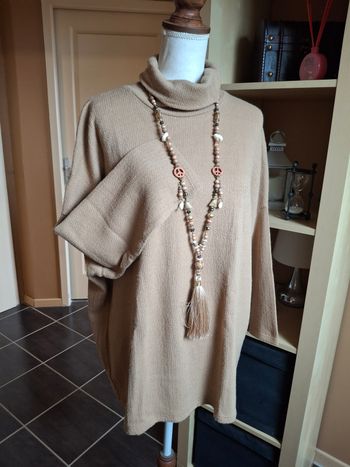 Pull long col roulé camel