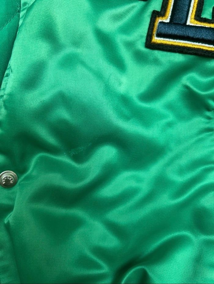 Jolie veste jamais porté - photo numéro 3