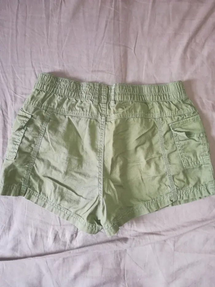 Short cargo vert kaki, Don't call me Jennifer, taille 34, très bon état - photo numéro 3