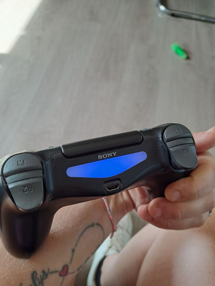 Vend ps4 250go - photo numéro 4