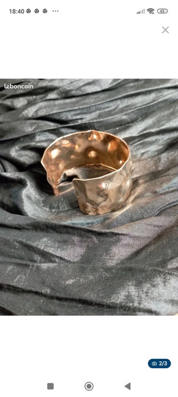 Bracelet manchette doré : idée cadeau 🎁 - photo numéro 2