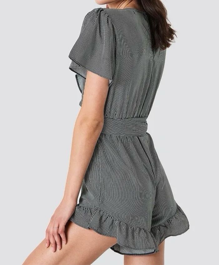 Combishort a rayure noir et blanche style bouffante na-kd - photo numéro 6