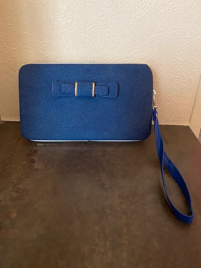 Pochette bleue