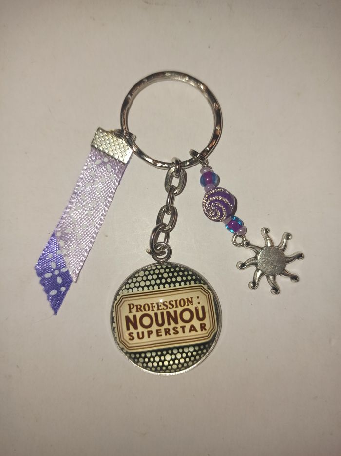Porte clé nounou " Nounou superstar"