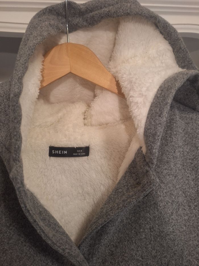 Manteau court avec capuche - photo numéro 2