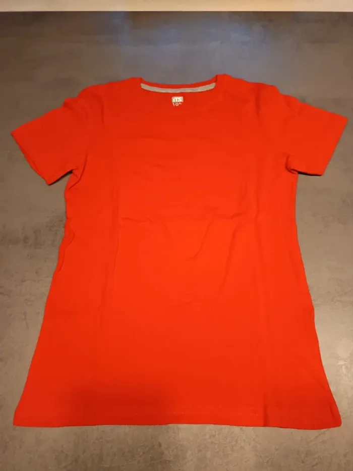 Vends tee-shirt enfant ITS taille 10 ans.