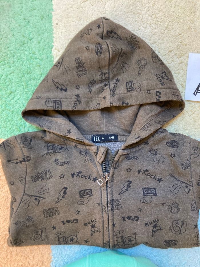 Lot 4 vestes à capuche  Garçon 👦 - 5 ans - TBE - photo numéro 4