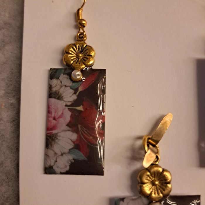 Boucles d'oreilles pendante avec pendentif assortie - photo numéro 8