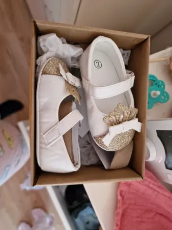 Chaussures bébé taille 12