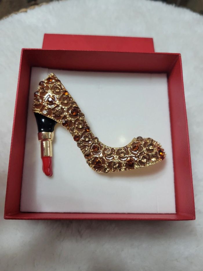 Broche escarpins strass make up - photo numéro 3