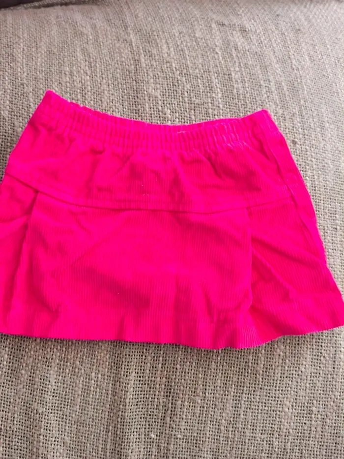 Jupe Benetton 12 mois excellent état rose fushia