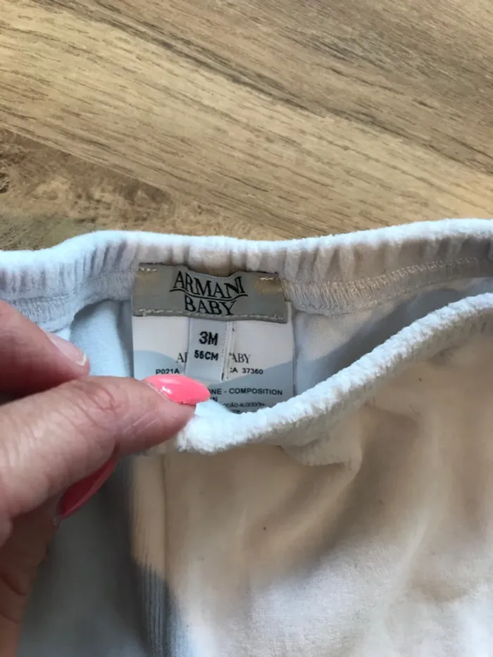 Pantalon Armani taille 3 mois - photo numéro 3