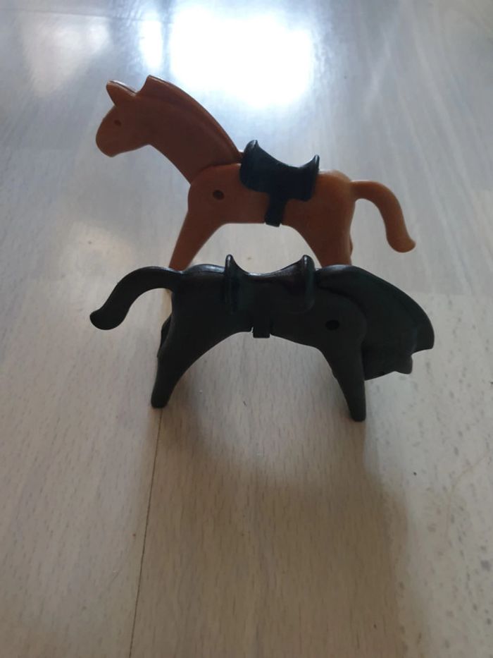 Lot 2 magnifiques chevaux playmobil anciens 1974 - photo numéro 2