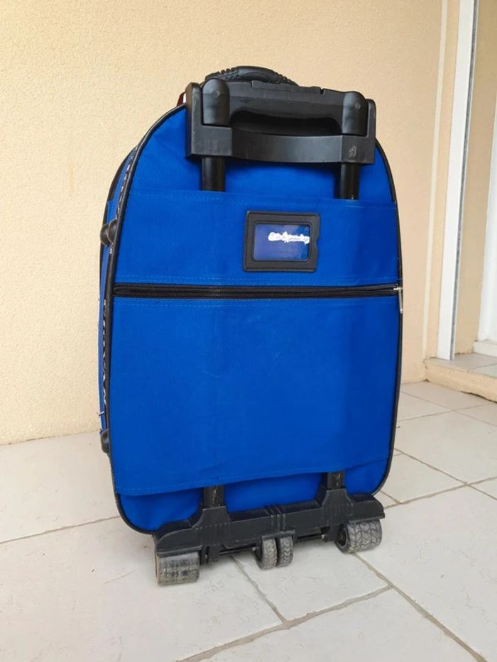 Valise cabine à roulettes et à code - photo numéro 2