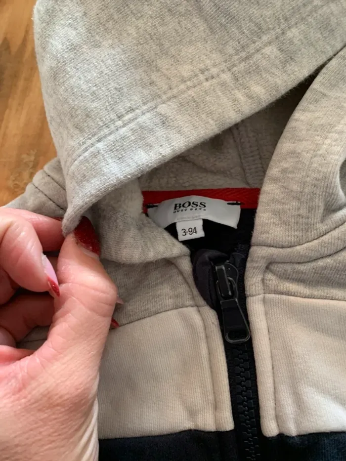 Survêtement Hugo Boss taille 3 ans - photo numéro 3
