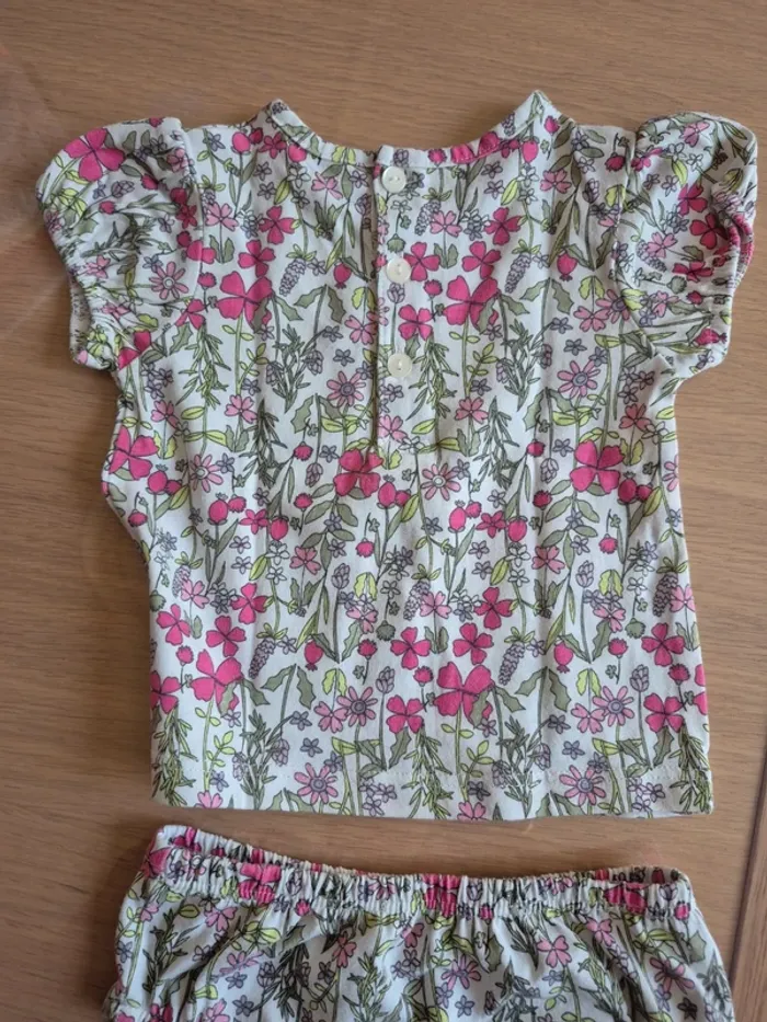 Robe et Tee shirt et culotte fleuris intermarche 6 mois - photo numéro 5