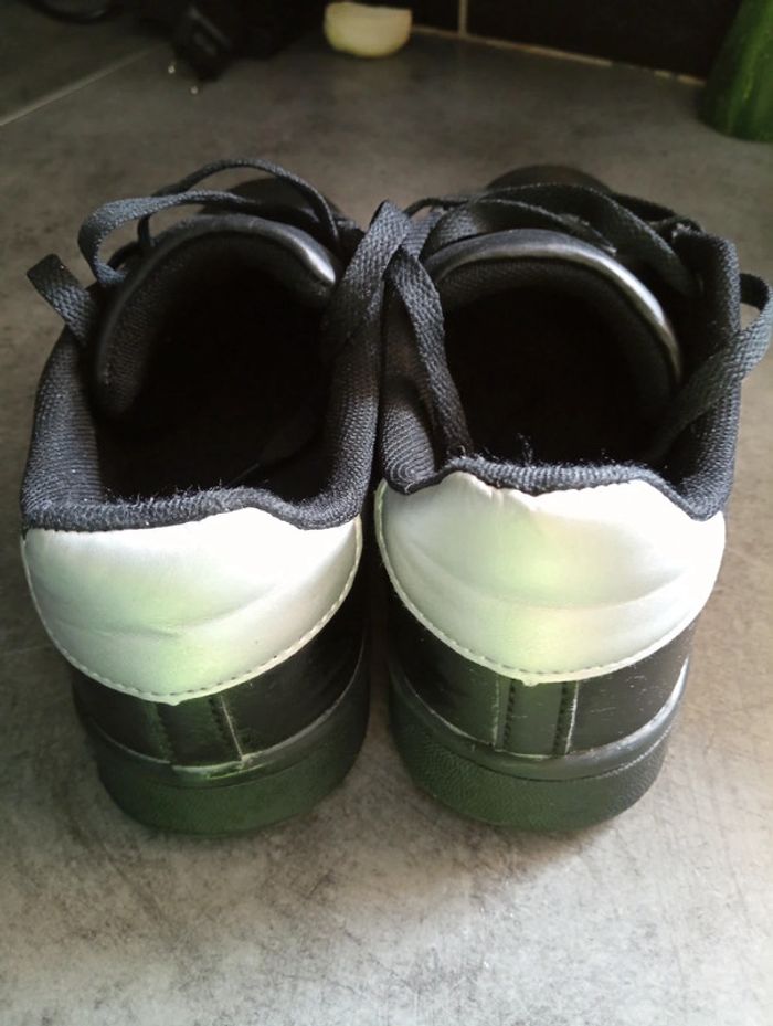 Chaussures fille 37 wheeling très bon état - photo numéro 2