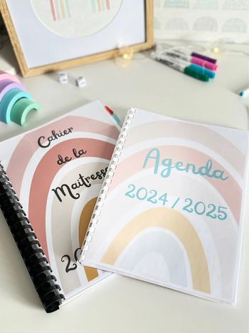 Cahier et agenda du maître maîtresse