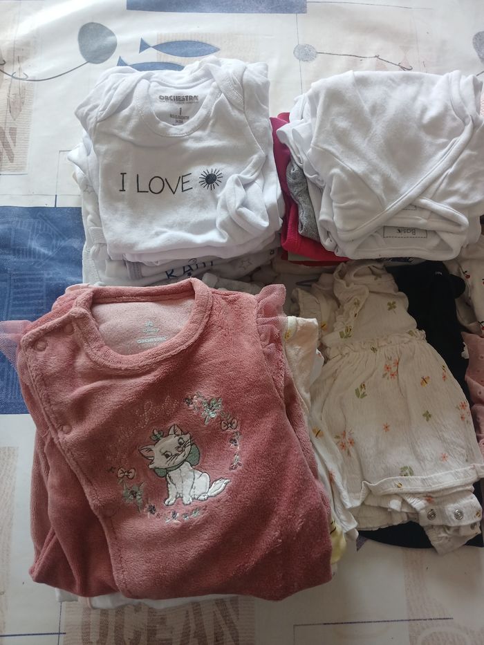 Lots vêtements 1 mois - photo numéro 2