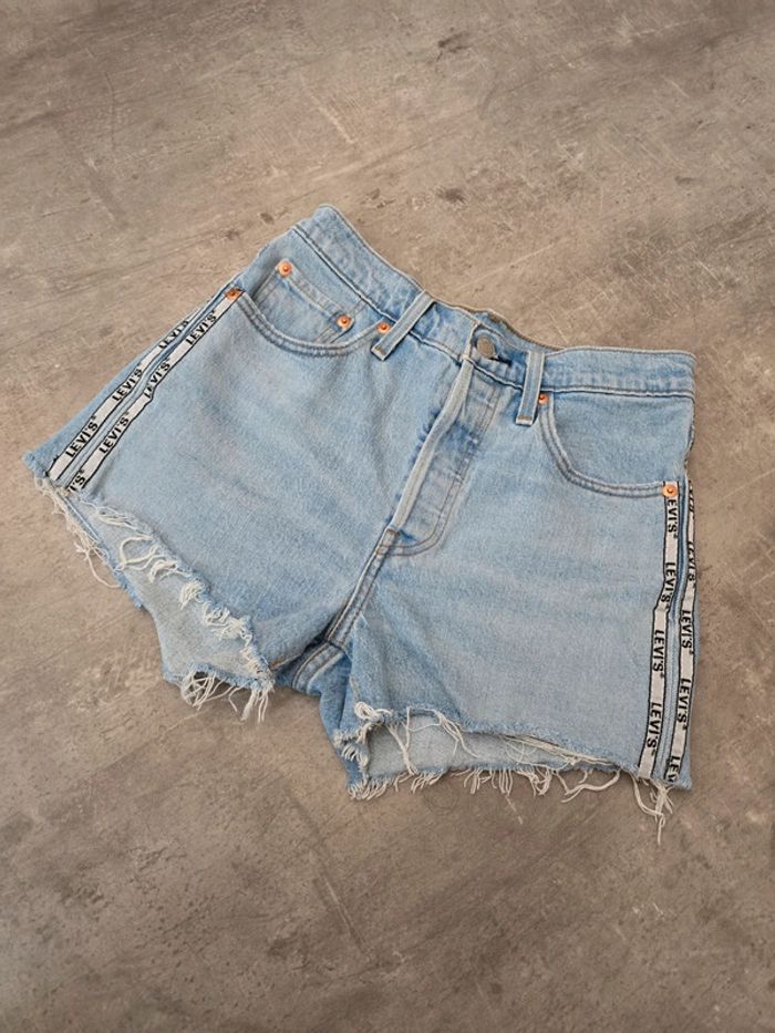 Short Levi's 501 vintage custom délavé bandes logo taille haute frangée tendance - photo numéro 2