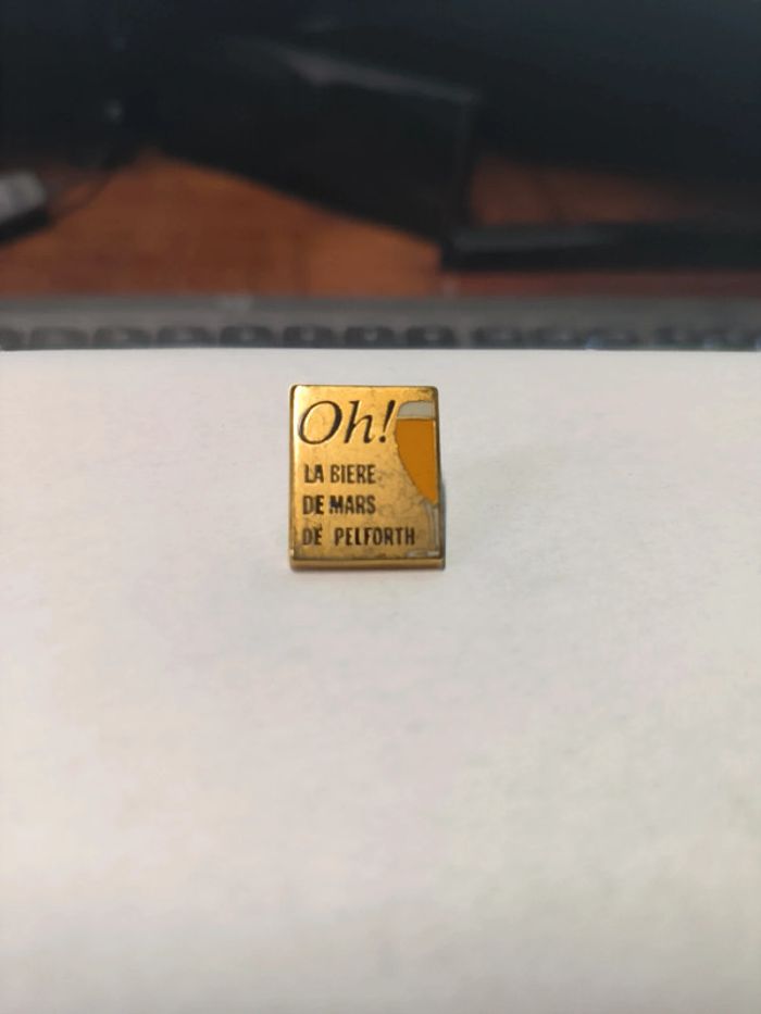Pin's bière Belfort avec son attache - photo numéro 3