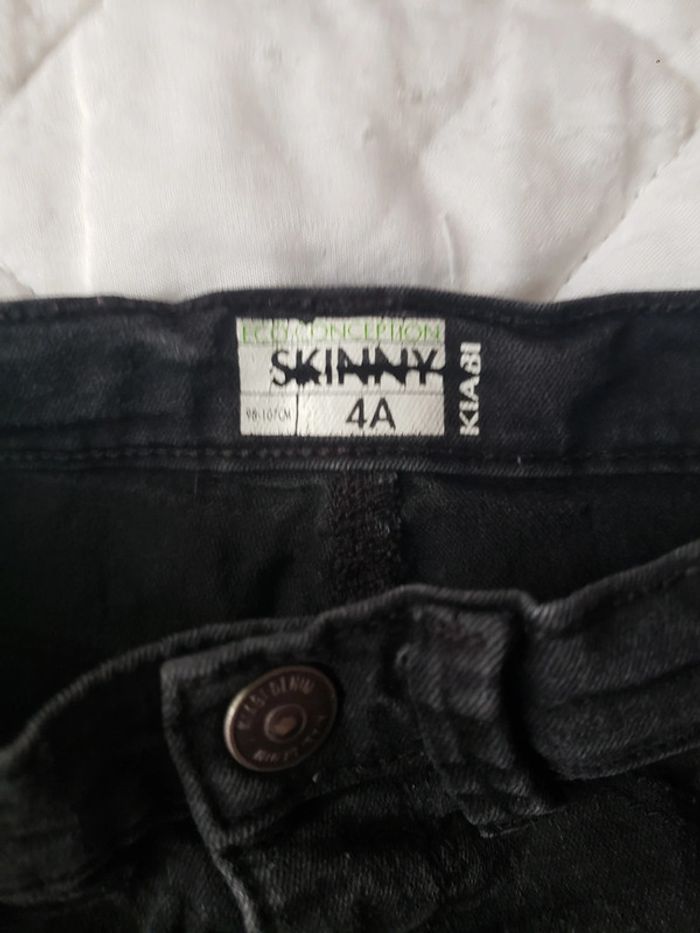 Lot jeans skinny ! Leggings fille 4 ans - photo numéro 3