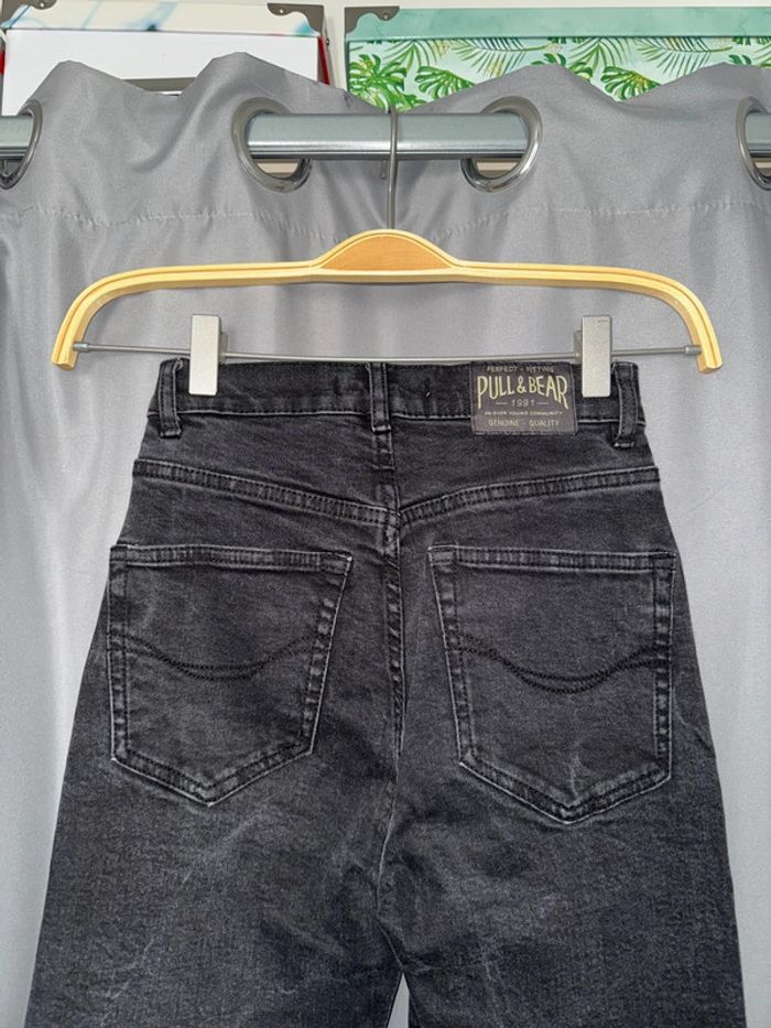 Jean Noir Pull & Bear taille 32 - photo numéro 4