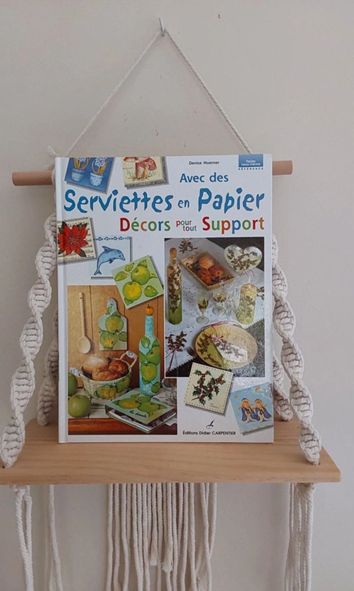 Livre Neuf Avec des serviettes en papier Décors pour tout support