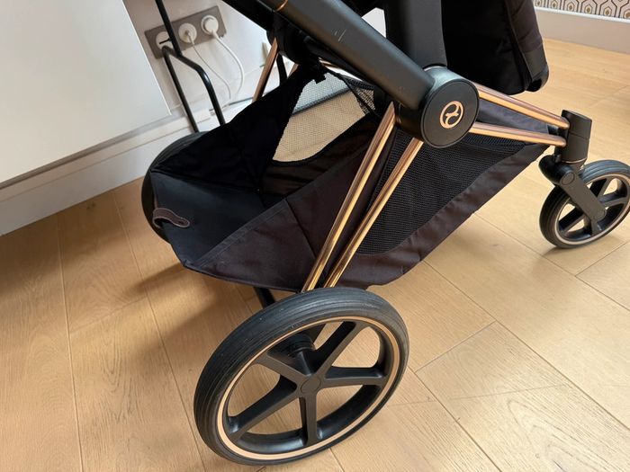 Châssis Poussette priam et siège Cybex - photo numéro 6