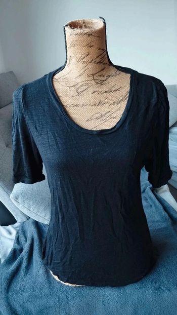 Top haut  Tee  shirt noir taille  38/40