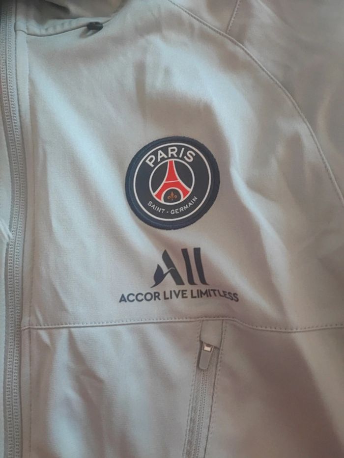 Veste PSG taille M - photo numéro 2