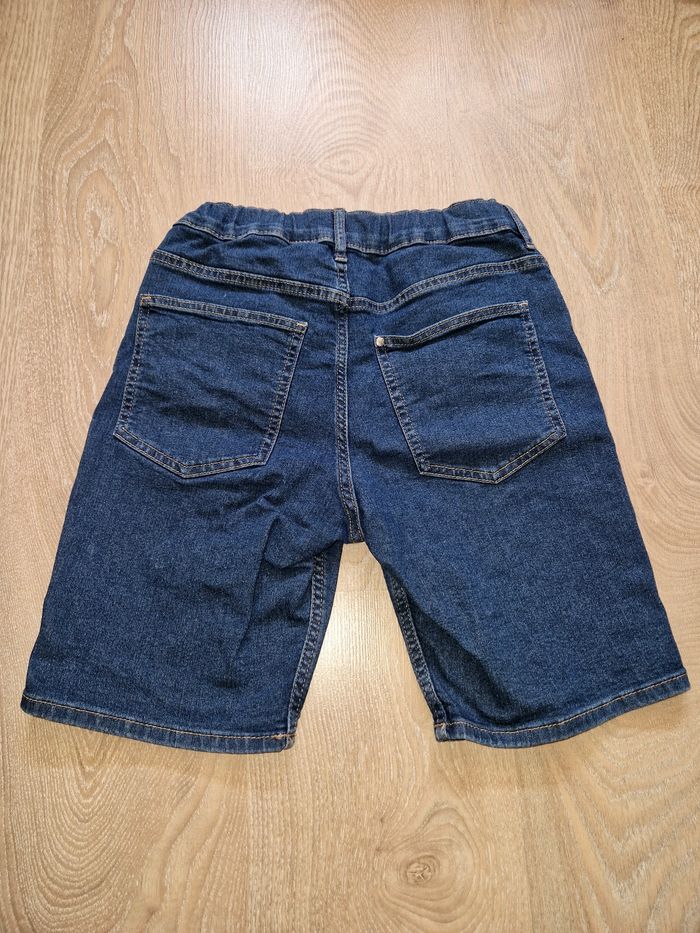Bermuda en jean slim 7 ans h&m comme neuf - photo numéro 2