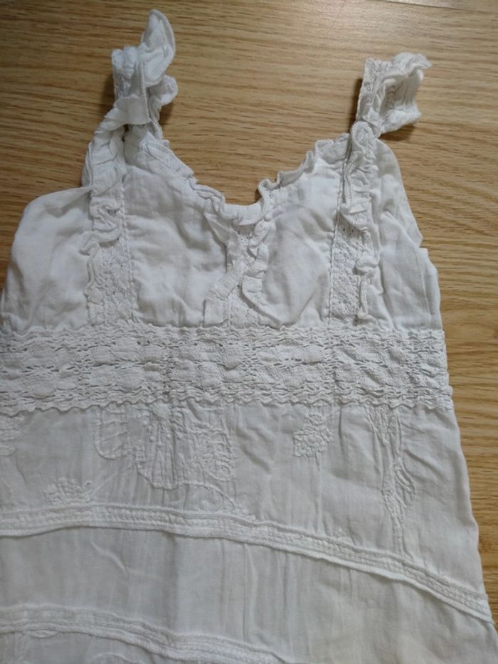 Robe blanche bretelles fines. Filles . Tom kids.
Taille 4 ans - photo numéro 4